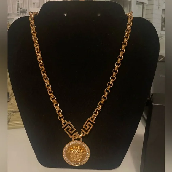 Authentic Gold MEDUSA CRYSTAL NECKLACE With COA. - Picture 8 of 10